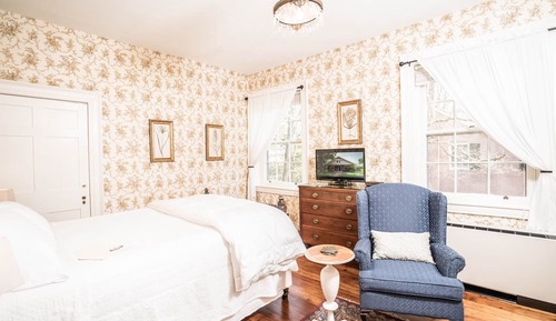 Deluxe Double Room, 1 Queen Bed, Non Smoking, Corner