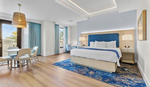 Premium Single Room, 1 King Bed with Sofa bed, Balcony, City View