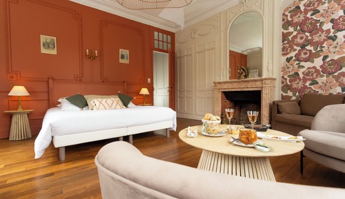 Double Room (Louis XVI)