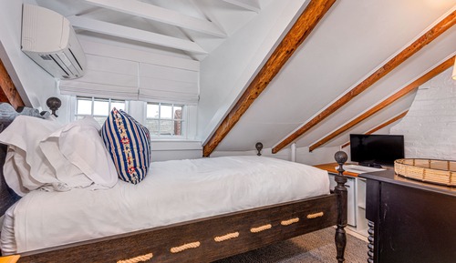 Standard Room, 1 Twin Bed, Shared Bathroom