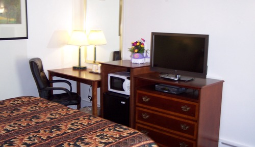 Standard Room, 1 Queen Bed