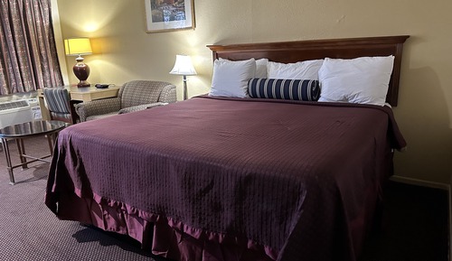 Basic Room, 1 King Bed, Non Smoking