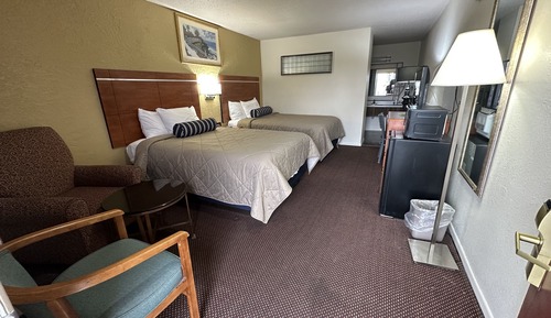 Standard Room, 2 Double Beds (Non Smoking)