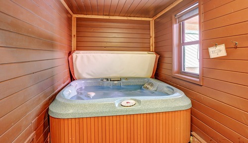 Premium Condo, 2 Bedrooms, 2 Bathrooms (Private Hot Tub)