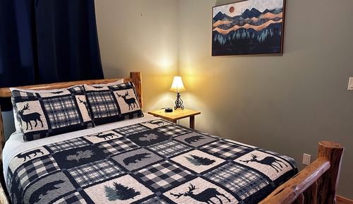 Deluxe Cabin, 1 Bedroom, Hot Tub, River View