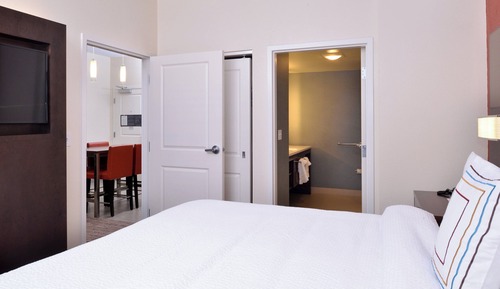 Suite, 2 Bedrooms (Mobility Accessible, Tub)