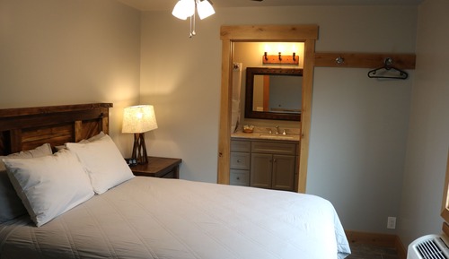 Economy Single Room, 1 Queen Bed