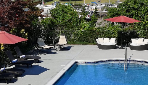 Deluxe Double Room, 2 Queen Beds, Pool View