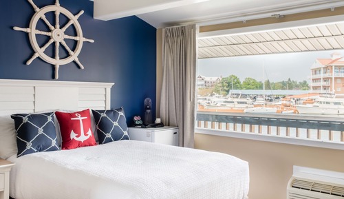 Full Bed Riverview in Lower Harbor, No Balcony, Small Room