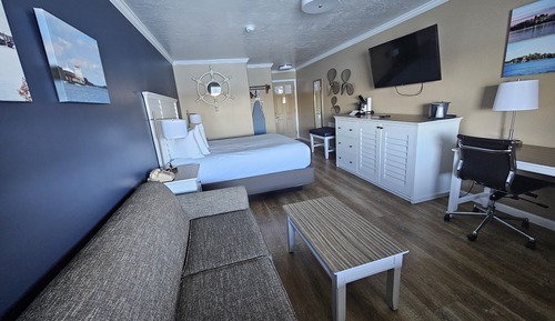 King Riverfront Castleview in Upper Harbor