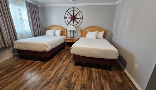 2 Double Beds with Kitchenette, Poolside