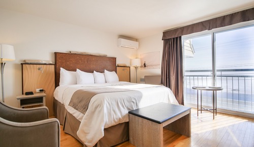 Superior Room, 1 King Bed, Ocean View