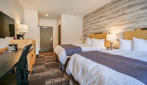 Classic Room, 2 Queen Beds, Mountainside