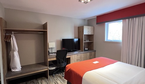 Economy Room, 1 Queen Bed