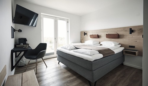 Business Room, 1 King Bed, Bathtub, City View