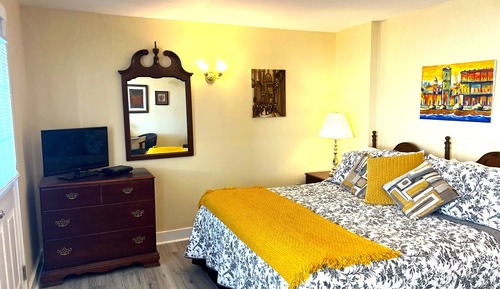 Room, 1 King Bed, Ocean View (Captain's Quarters)