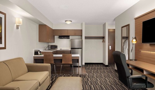 Suite, 1 Queen Bed, Non Smoking
