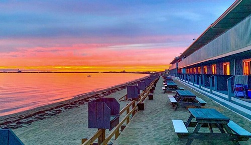 Beachfront One Room Efficiency (2 double beds)