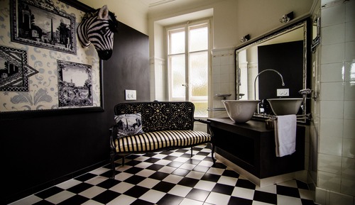 Room2, Balcony