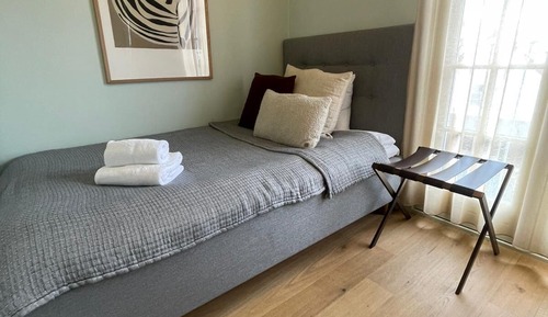 Single Room (Bed is 120cm)