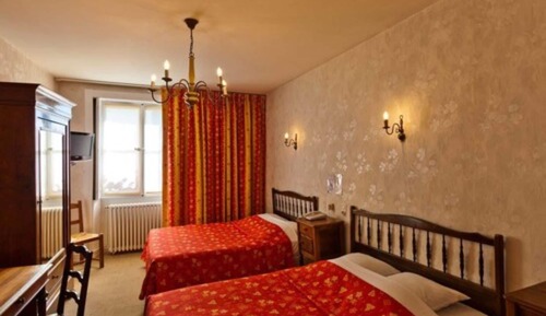 Quadruple Room, 2 Queen Beds ((for 1 to 4 people)