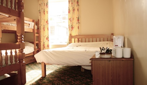 Standard Room, Multiple Beds, Ensuite