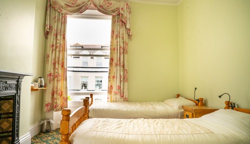 Standard Twin Room, Shared Bathroom