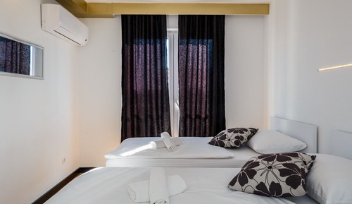 Standard Double or Twin Room, 1 Bedroom, Partial Sea View