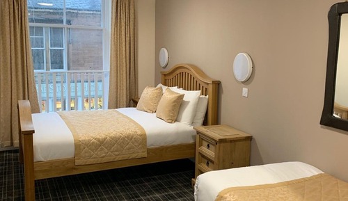 Suite, Ensuite (Double and Single)