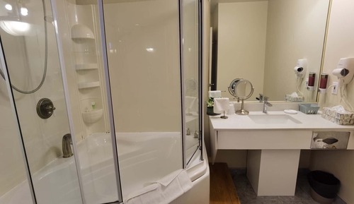 Deluxe Room, 1 Queen Bed, Hot Tub