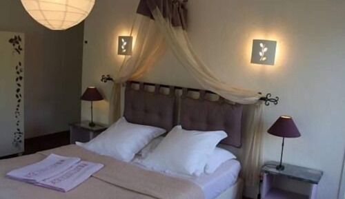 Standard Double Room, Ensuite, Garden View