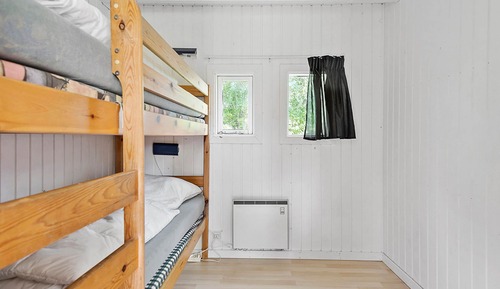 Economy Cabin, 2 Bedrooms, Shared Bathroom (Linen Excluded)