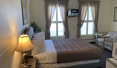 Economy Room, 1 Queen Bed, Non Smoking, Ensuite