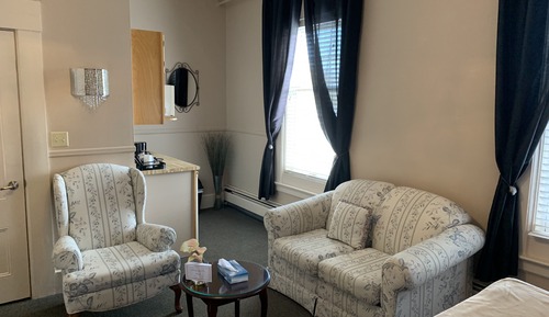 Comfort Room, 1 Queen Bed, Non Smoking, Ensuite