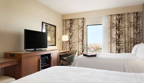 Room, 2 Queen Beds, Refrigerator & Microwave