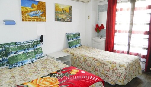 Triple Room 3 Single Beds. 3 people Max