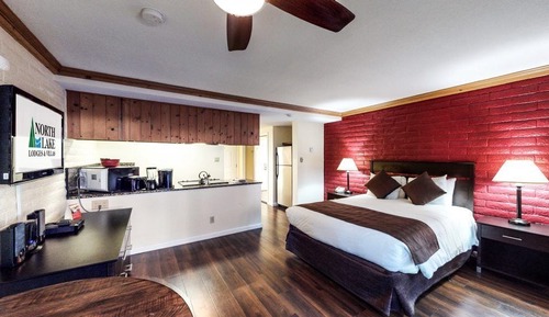 Standard Studio, 1 Queen Bed, Kitchen, Mountainside