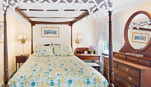 Deluxe Suite, 1 King Bed with Sofa bed