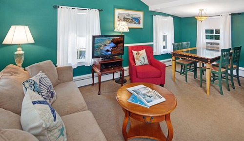 Deluxe Suite, 1 King Bed with Sofa bed