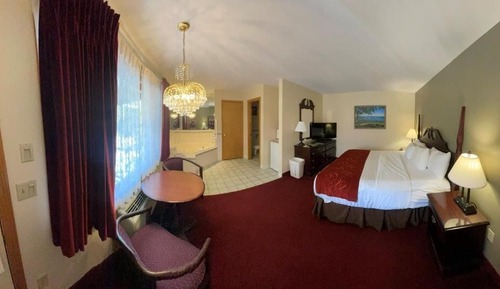Deluxe Room, 1 King Bed, Hot Tub