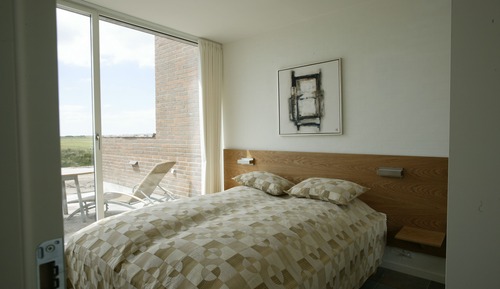 House, 2 Bedrooms (Linen Excluded)