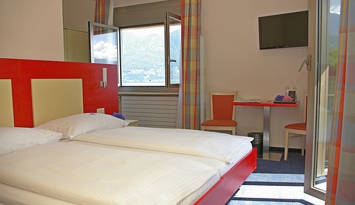 Classic Double Room, Lake View (no balcony)