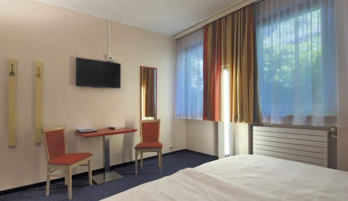Standard Double Room (no balcony)