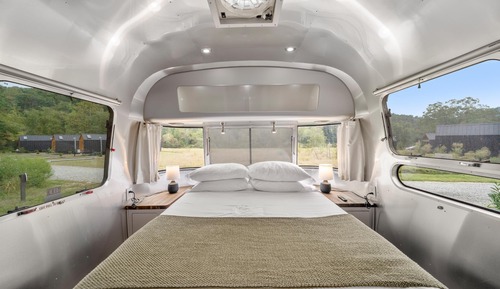 Room, Hot Tub, River View (Airstream)
