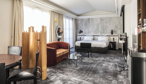 Suite, Balcony