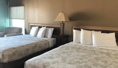 Deluxe Studio, 2 Queen Beds, Kitchenette