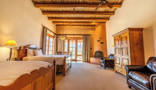 Room (Rincon Vista Hacienda with 2 Queens)