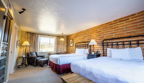 Room (Quail Hollow Salas with 2 Queens)