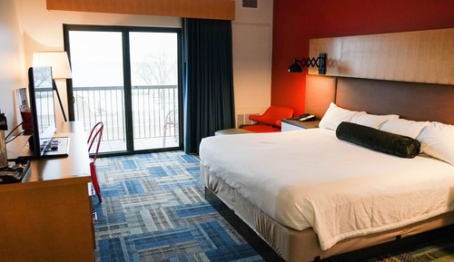Standard Room, 1 King Bed