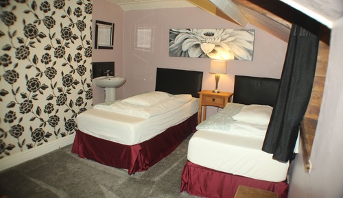 Twin Room, Shared Bathroom